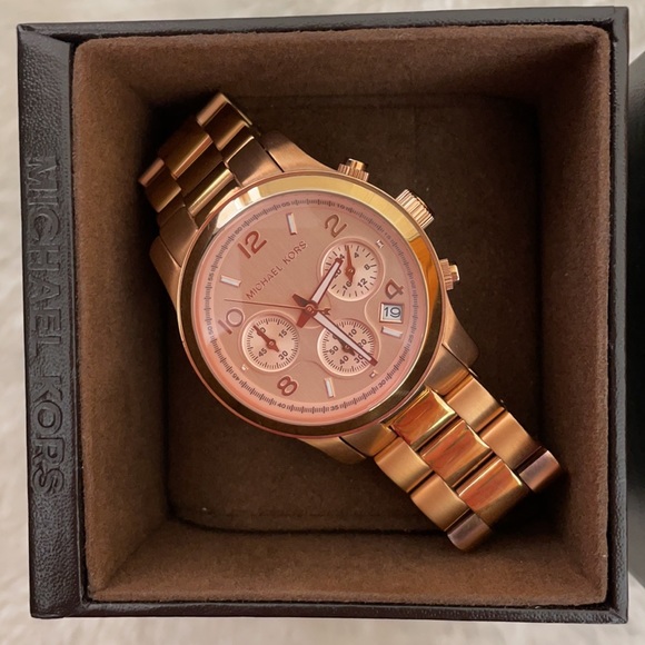 Michael Kors Rose Gold Watch - Picture 7 of 7